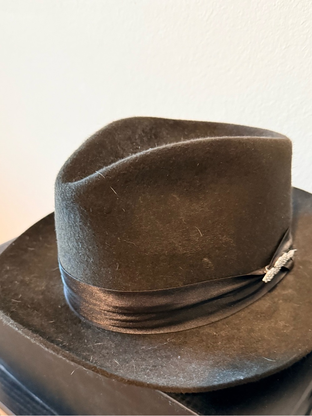 Classic Brown Wool Fedora Hat with Satin Band Dobbs hat - Picture 1 of 9
